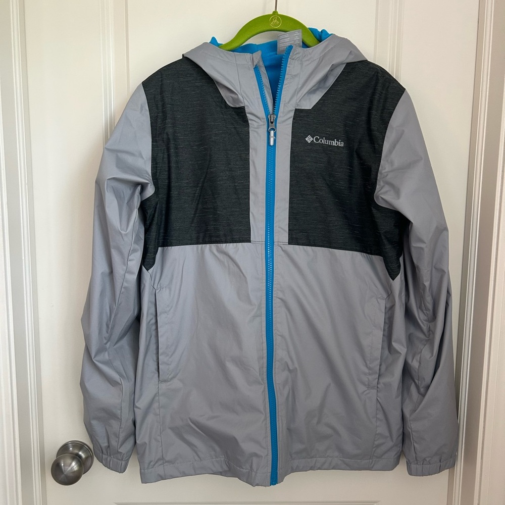 Columbia Gray and Black Raincoat Lightweight Weather-Resistant